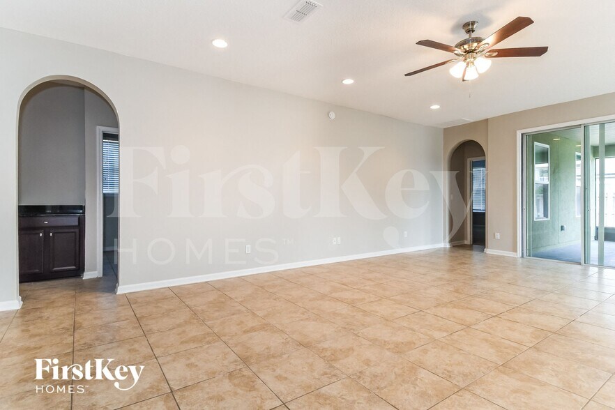 Building Photo - 240 Straw Pond Way