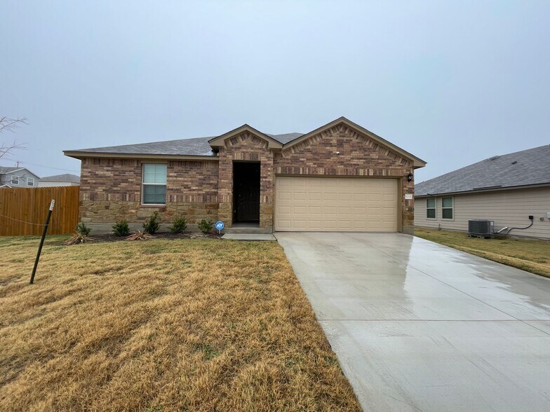 Building Photo - 5711 Great Divide Rd