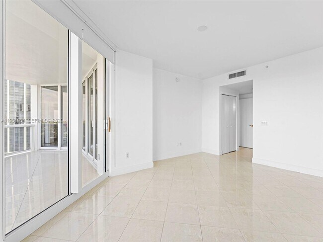 Building Photo - 4779 Collins Ave