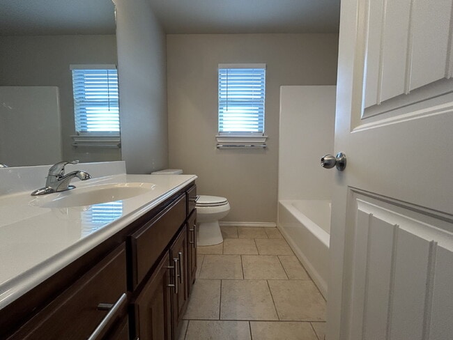 Building Photo - Large Two Story 5 Bedroom Home in Frenship Schools!