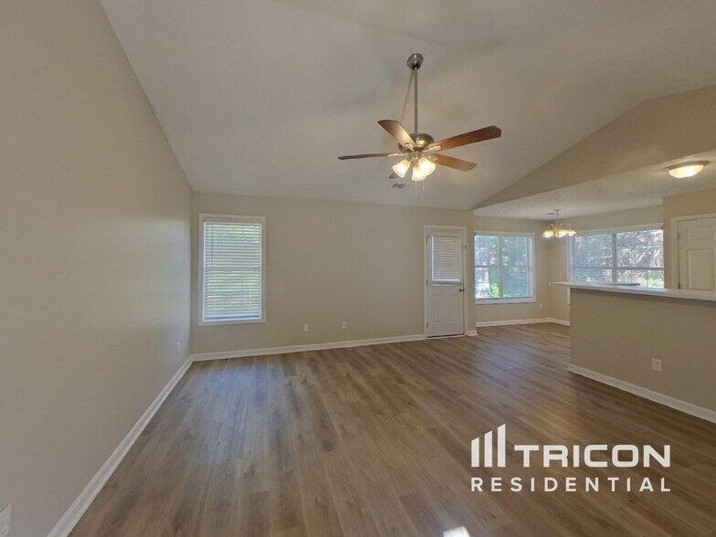 Building Photo - 329 Reisling Dr