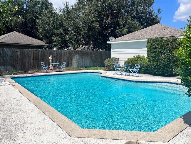 Building Photo - 14111 Torrey Vista Dr