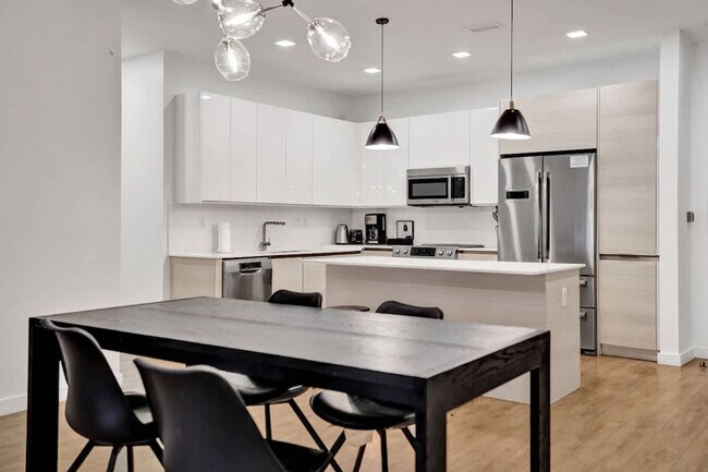 Building Photo - 1220 17th St