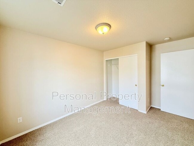 Building Photo - 11117 NE 104th St