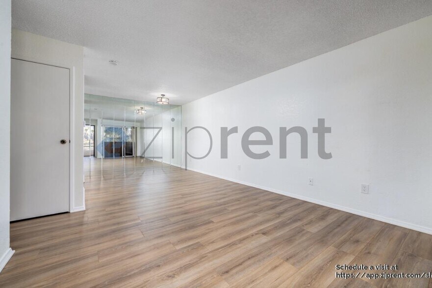 Building Photo - 2825 N Los Felices Rd