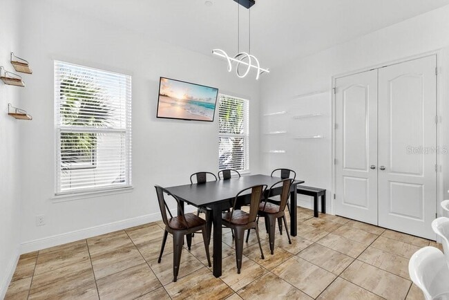 Building Photo - 8443 Karrer Ter