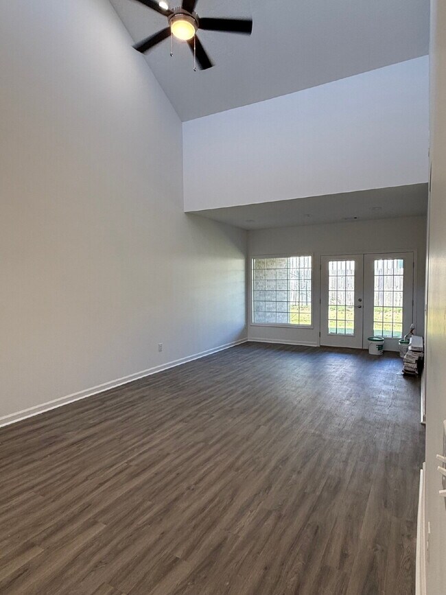 Building Photo - Brand New Luxury Condo - 2 Bedroom 2 Bathroom