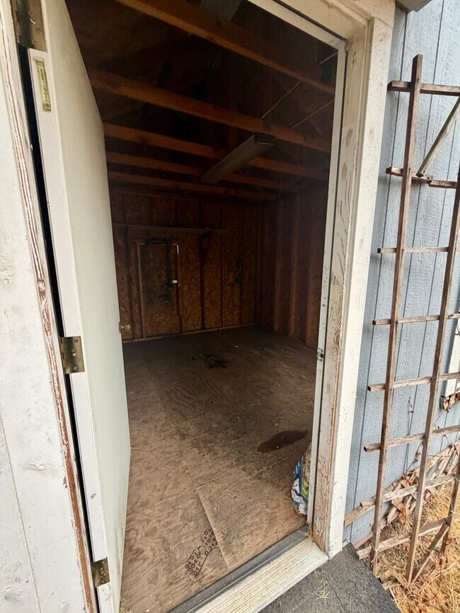 Building Photo - 510 SE 110th Ave