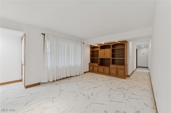 Building Photo - 276 S Bayshore Dr