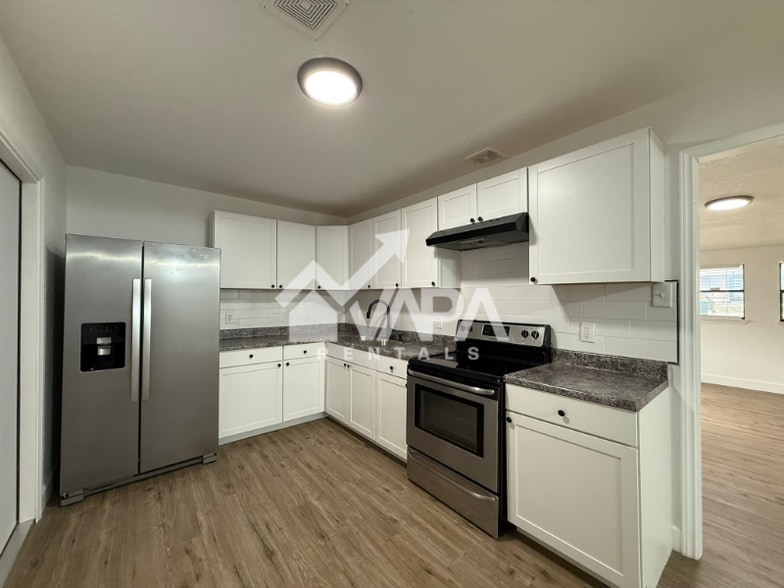 Building Photo - 351 Addax Dr