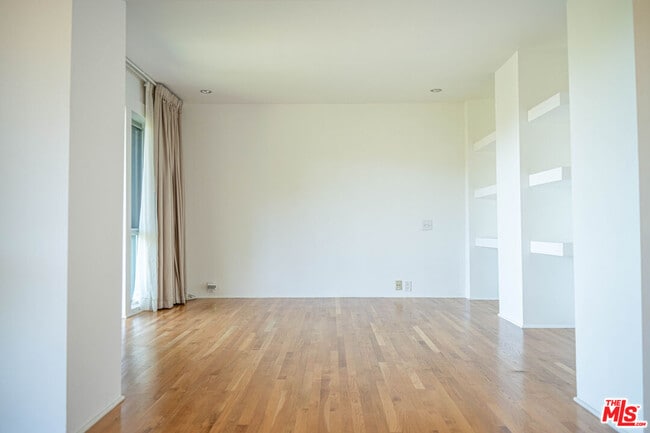 Building Photo - 8895 Appian Way