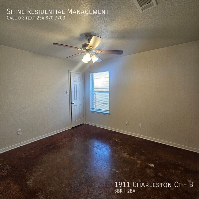 Building Photo - 1911 Charleston Ct