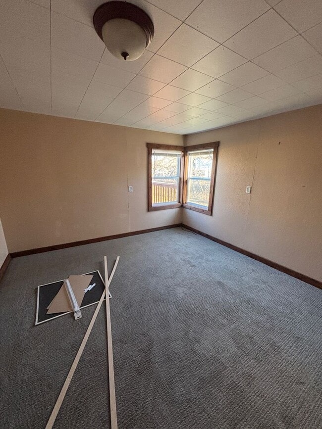 Building Photo - 4 Bedroom with East Gallatin in the backyard