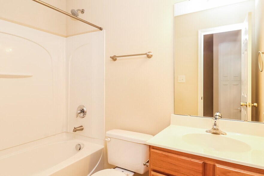 Building Photo - 8248 Carob Tree Ln