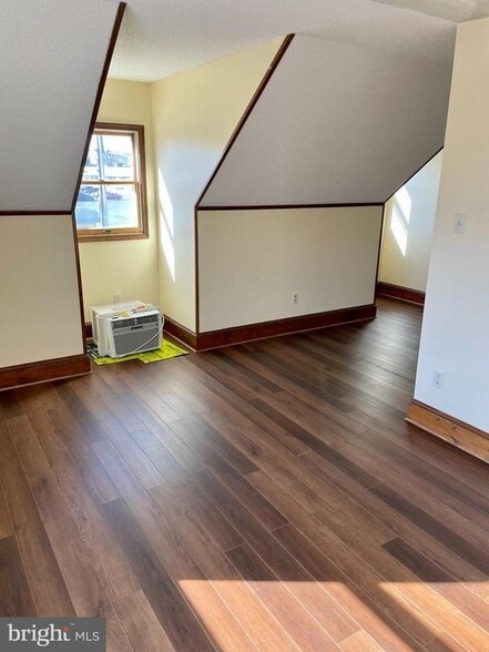 Building Photo - 519 Winchester Ave