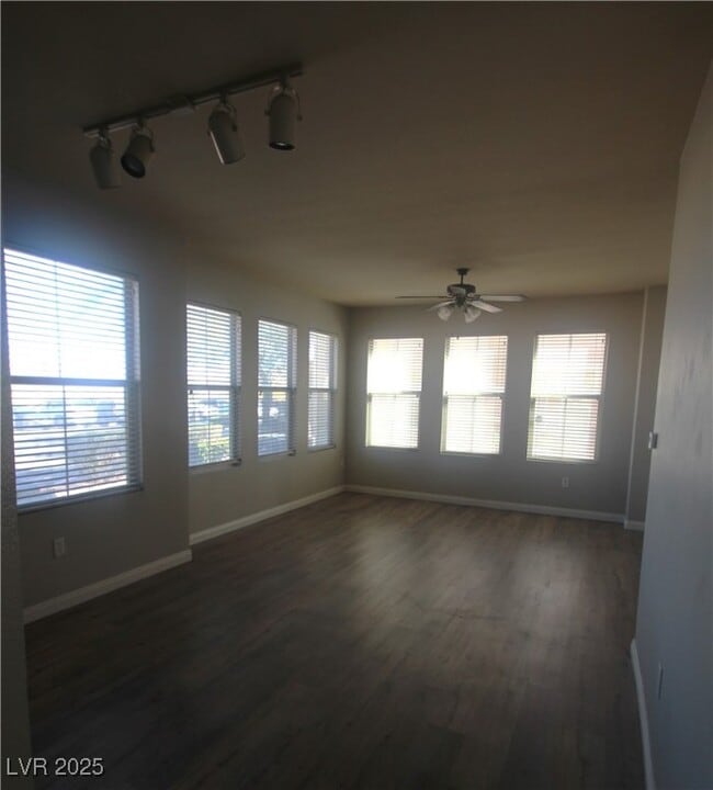 Building Photo - 10550 W Alexander Rd