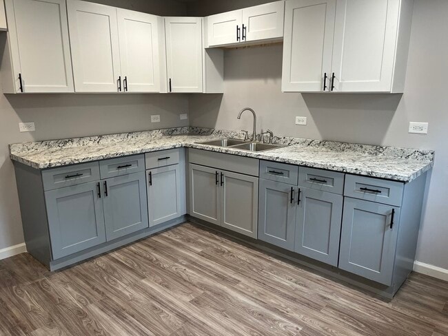 Building Photo - 1918 Ashland Ave