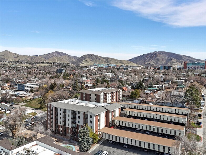 Building Photo - 1032 E 400 S