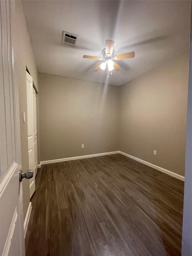 Building Photo - 2210 Arapahoe Dr