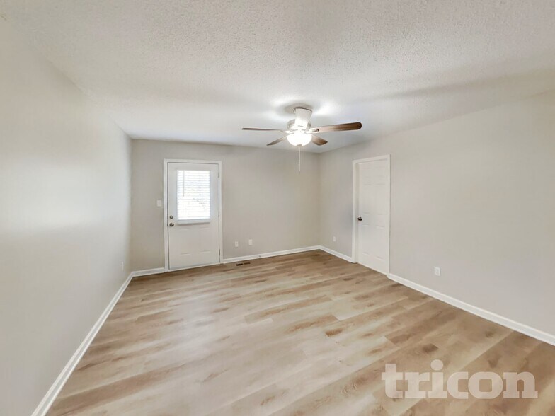 Building Photo - 437 Bradford Cir