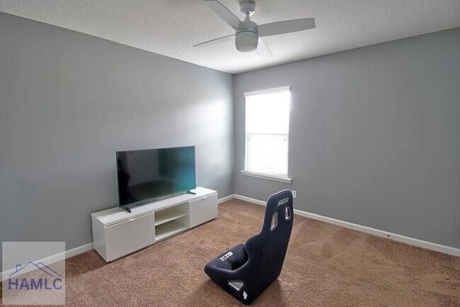 Building Photo - 1290 Windrow Dr