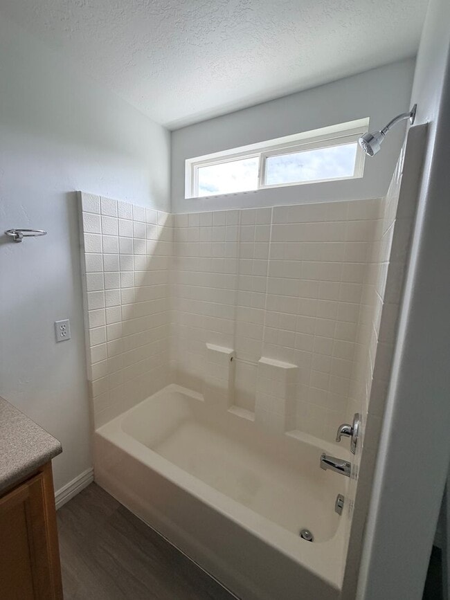 Building Photo - PAY NOTHING UNTIL AUGUST 1ST- 3 Bed, 2.5 Bath Townhome in Pleasant Grove