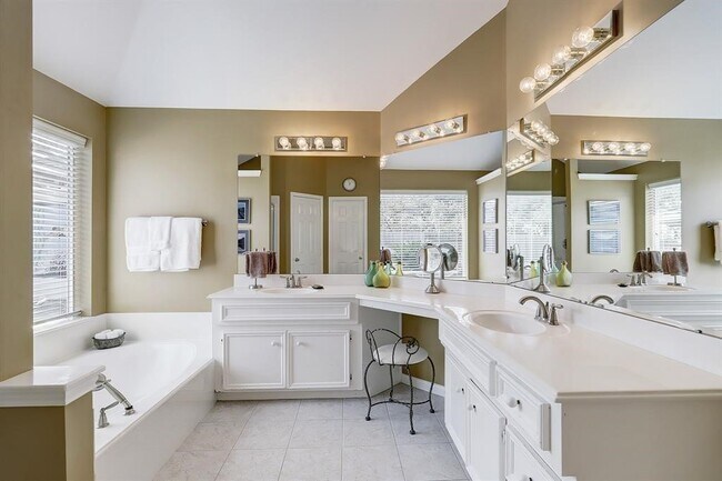 Building Photo - 3507 Shadow Bluff Ct