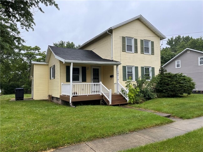 Primary Photo - 145 Tillotson St