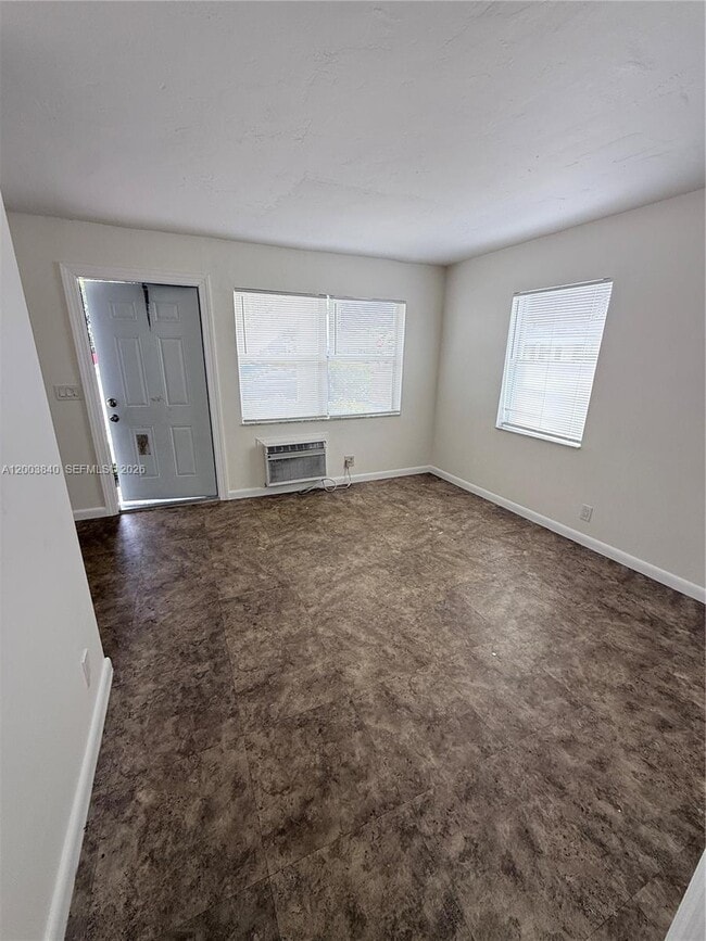 Building Photo - 801 N H St