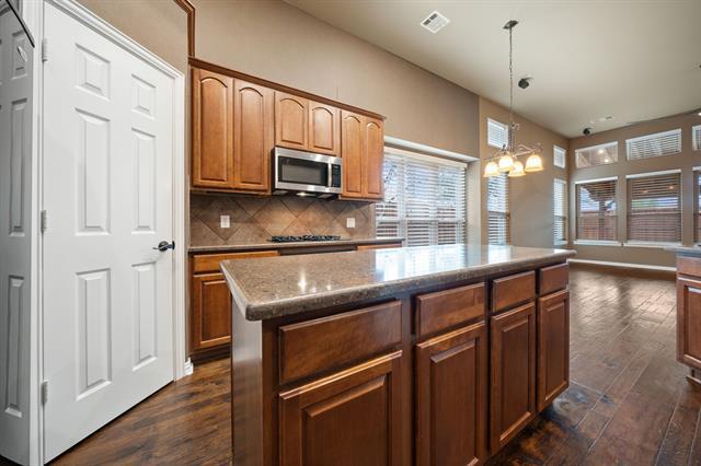 Building Photo - 15801 Waterview Dr