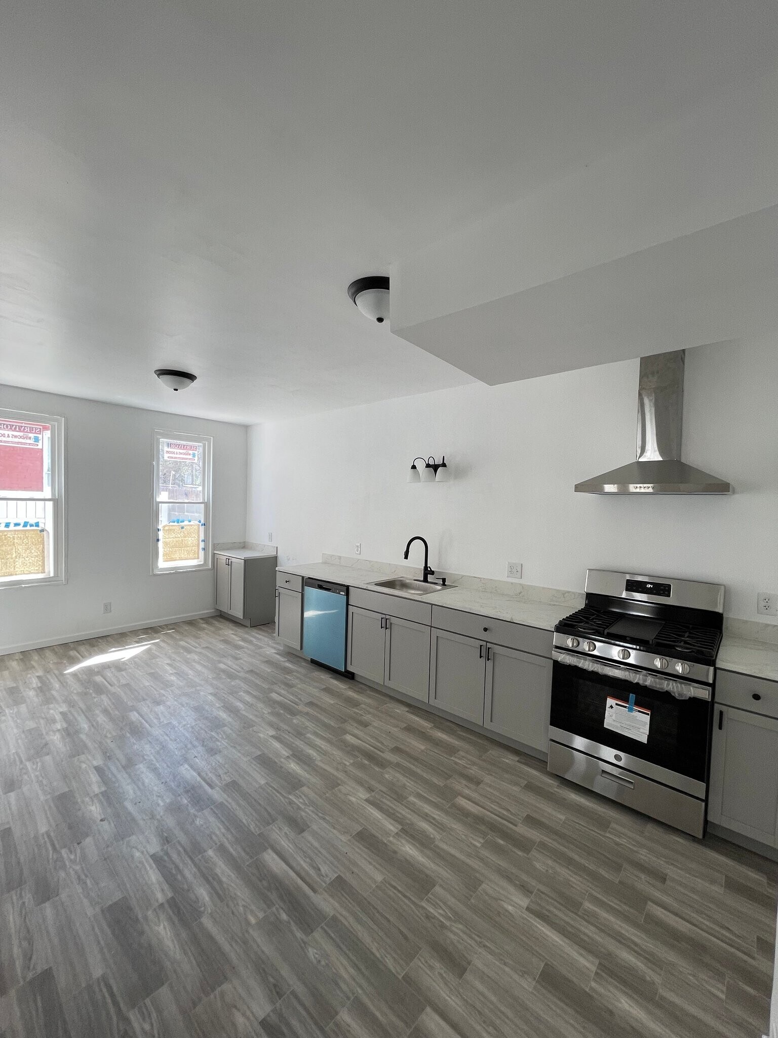 Building Photo - 132 N West St