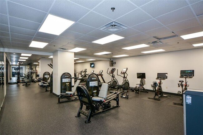 Building Photo - 620 Peachtree St NE