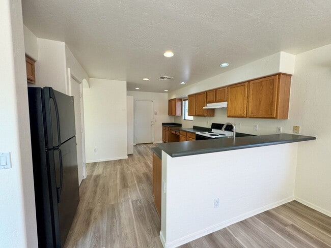 Building Photo - ASHLEY HEIGHTS 3 BEDROOM WITH HUGE BACKYARD