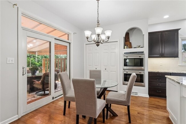 Building Photo - 403 Worth Ct