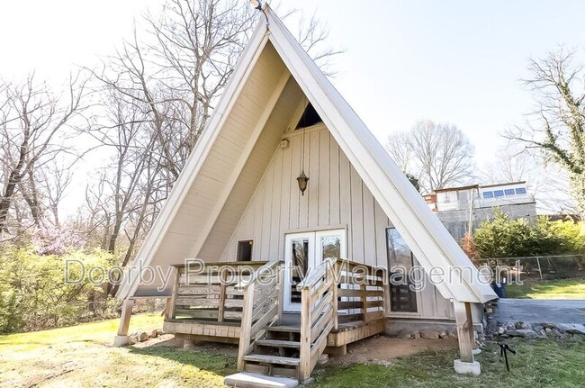 Building Photo - 3109 Ellis Ave