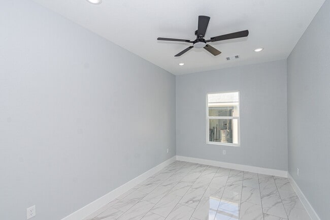 Building Photo - 6513 Avenue B