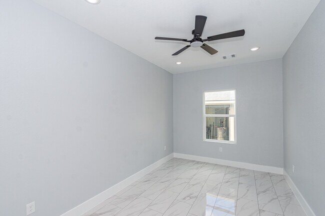 Building Photo - 6513 Avenue C