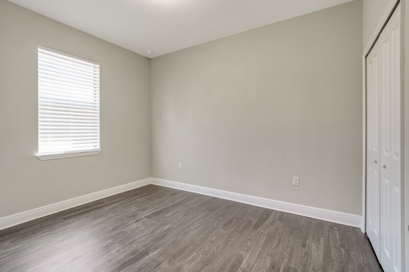 Building Photo - 809 Agnes Ave