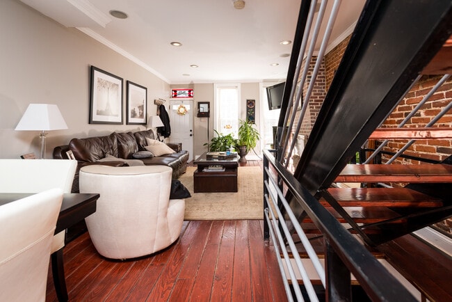 Building Photo - 444 E Fort Ave