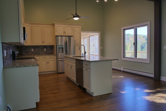 Building Photo - 589 Overlook Rd
