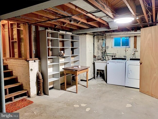 Building Photo - 1103 Carper St