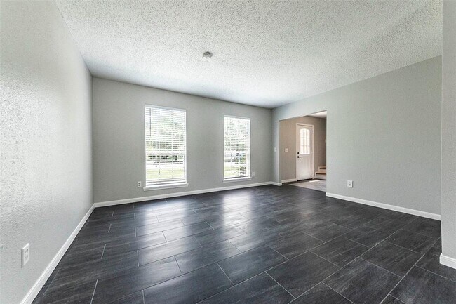 Building Photo - 3909 Spring Arbor Ct