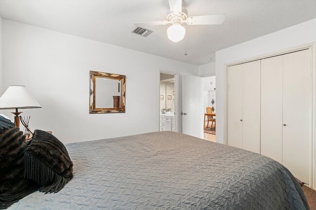 Building Photo - 2839 Hemingway Dr