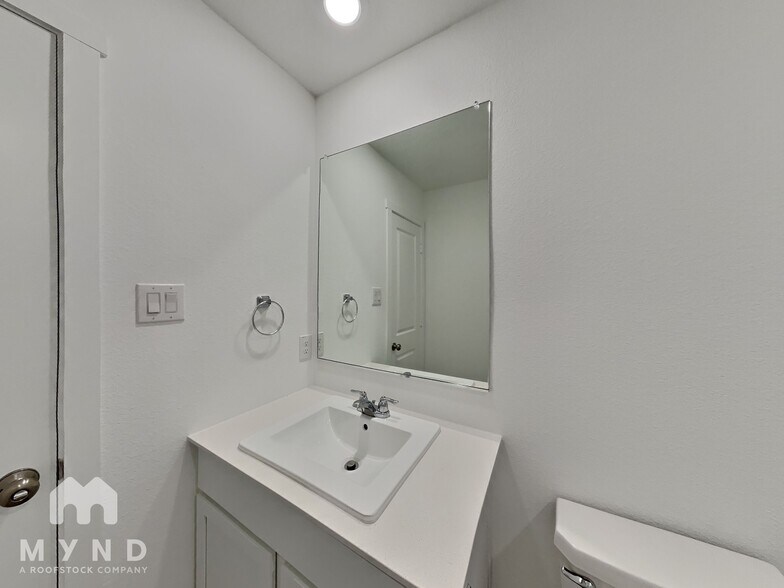 Building Photo - 908 Sandhill Crane Ln