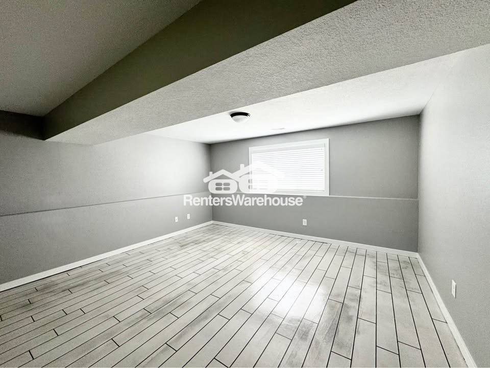 Building Photo - 645 Northview Dr
