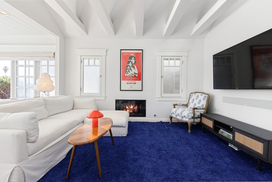 Building Photo - 241 Windward Ave