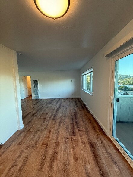 Building Photo - 1205 Geraldine Way