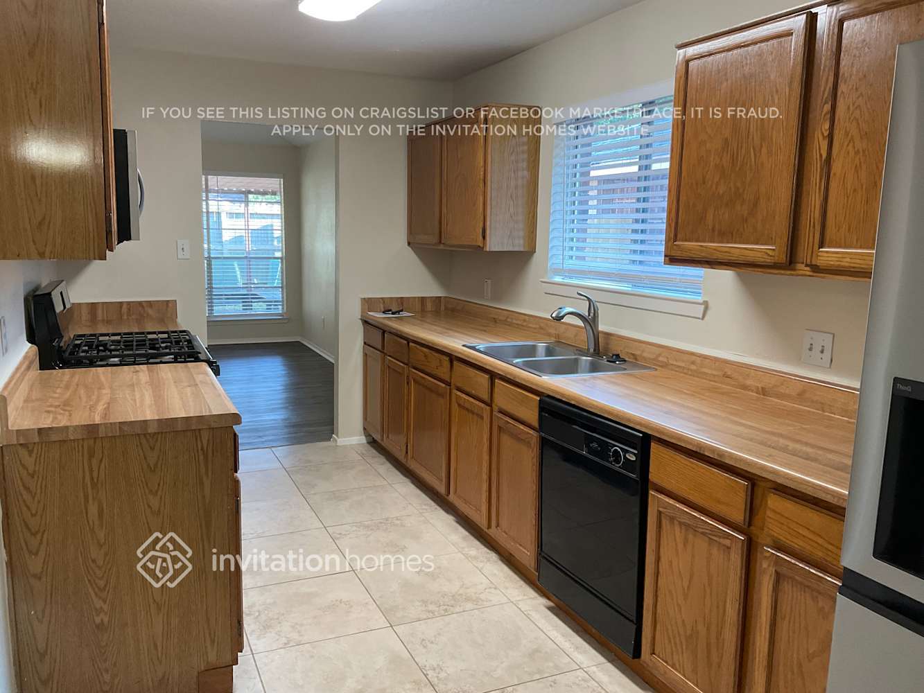 Building Photo - 16751 Summer Dawn Ln