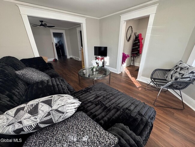 Building Photo - 603 1st St