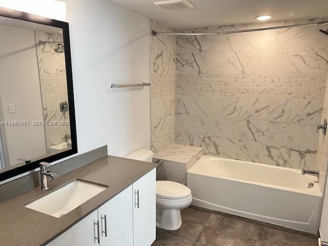 Building Photo - 9000 Ramblewood Dr